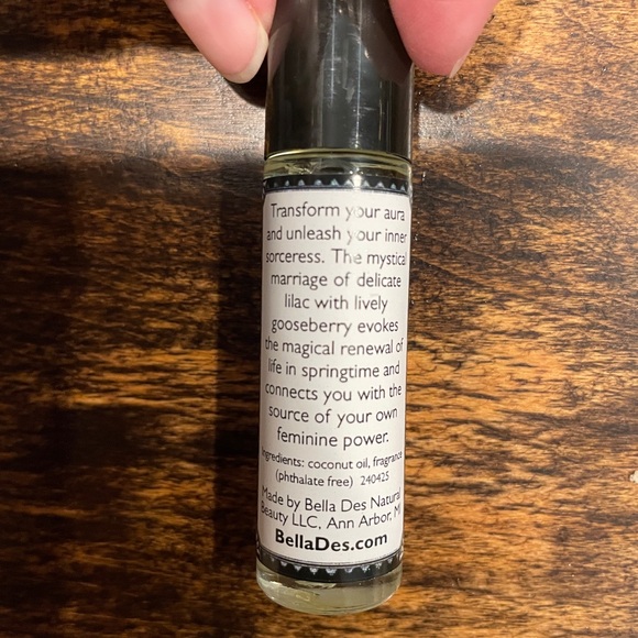 COPY - Lilac and gooseberry scent - Picture 2 of 2